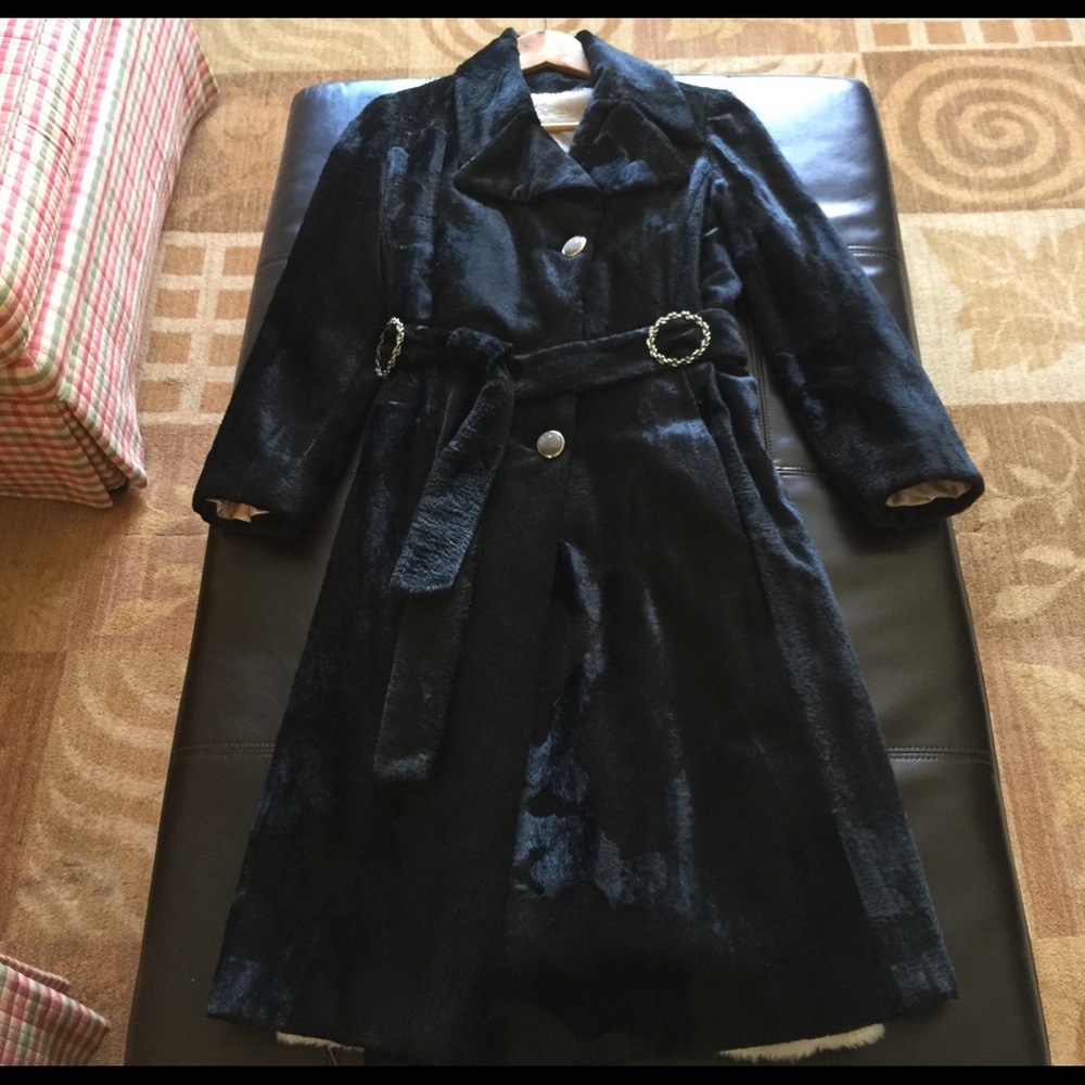 Vintage Faux Fur Black Trench Coat. Size: M